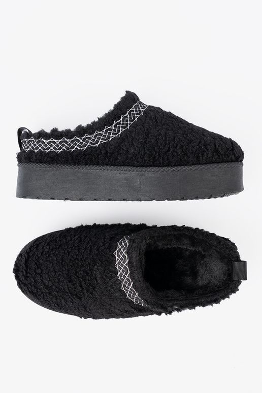 Schuhe a'la Schneestiefel Zu schZuarze Farbem kolorze z ozdobnym haftem