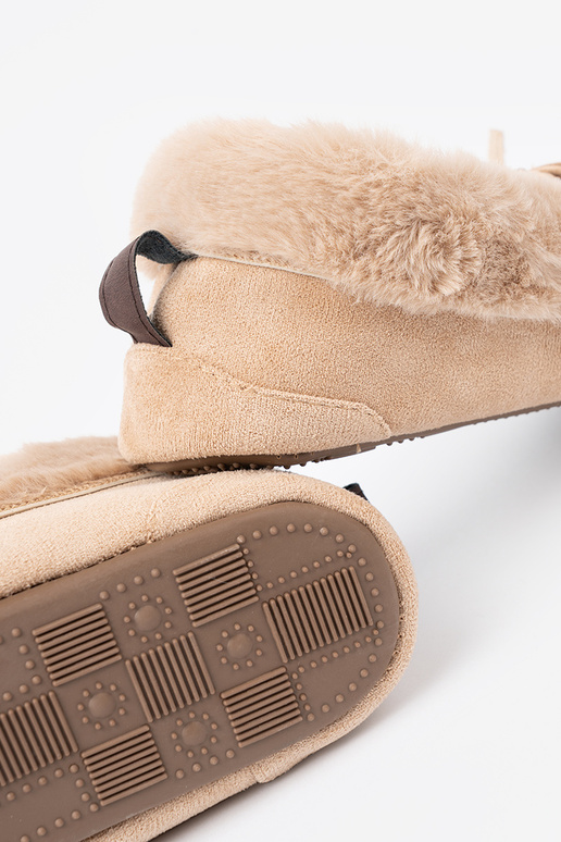 chaud beige kapcie typu mocassins avec un arc