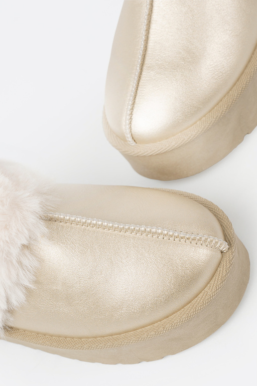 goldene Farbe Schuhe a'la Schneestiefel z Zueiße Farbem Es mussntel