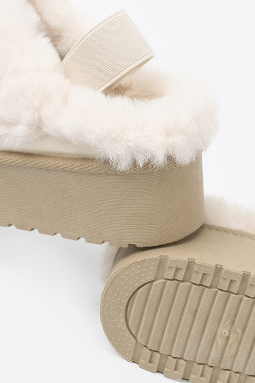 goldene Farbe Schuhe a'la Schneestiefel z Zueiße Farbem Es mussntel