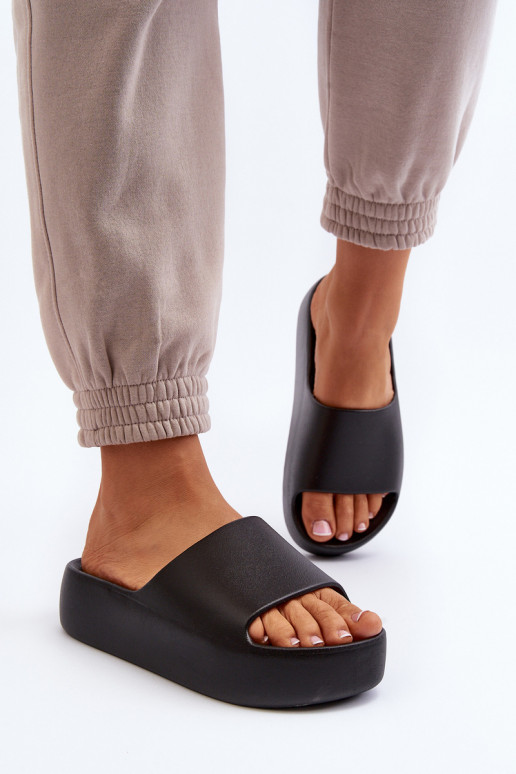 Féminin Chaussons Sur une semelle épaisse couleur noire Oreithano