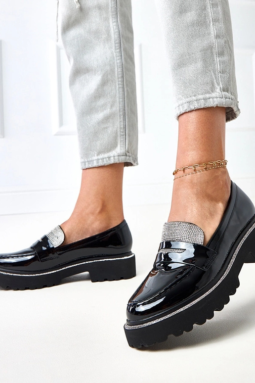 Mocassins noirs vernis ornés de...