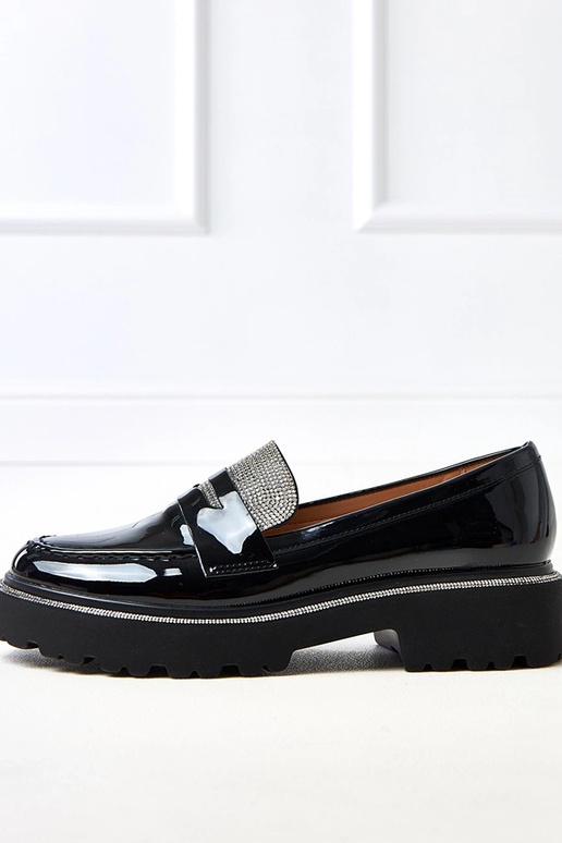 Schwarze Lackmokassins verziert mit...