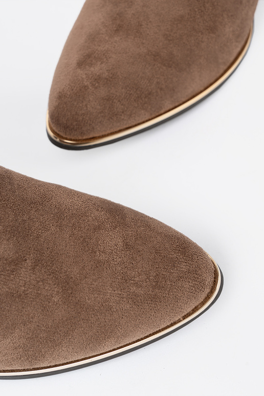 Beige Schuhe aus INildleder an der Ferse