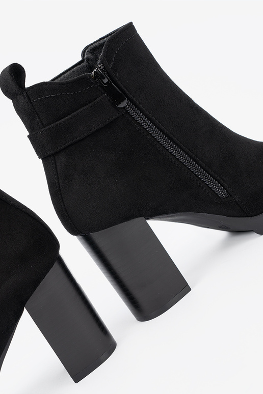 couleur noire bottes avec boucle décorative