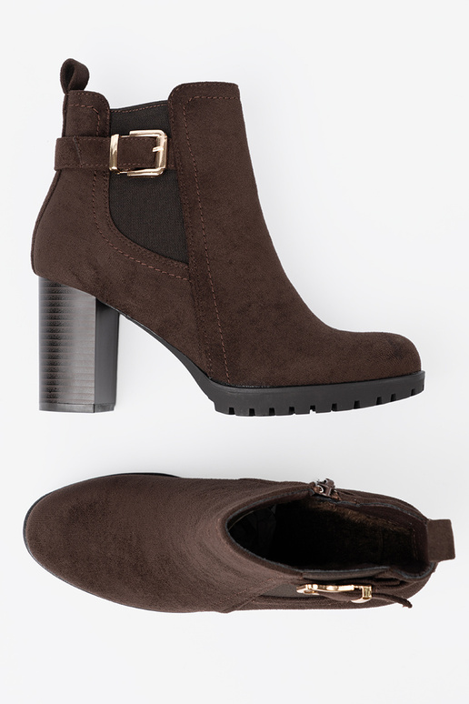 marron foncé bottes avec boucle décorative