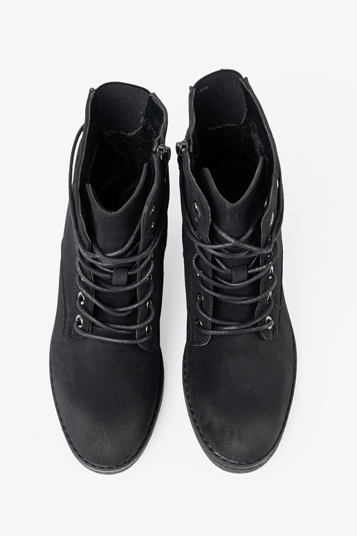 couleur noire chaussures lacé sur un talon bas