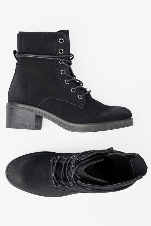 couleur noire chaussures lacé sur un talon bas