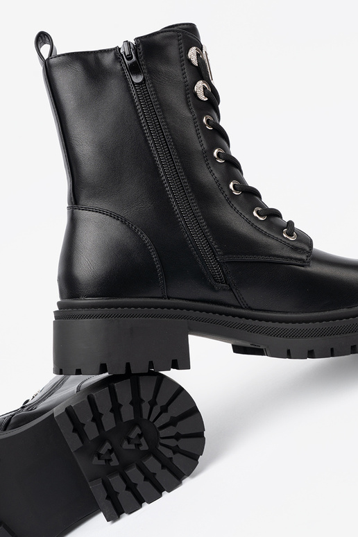 couleur noire bottes d équitation hautes avec finition métallique