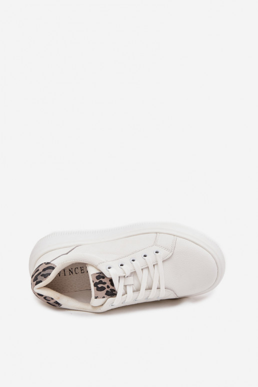 Peau Chaussures modèle baskets Féminin avec une plateforme avec des motifs en fourrure de léopard Vinceza 89144 couleur blanche
