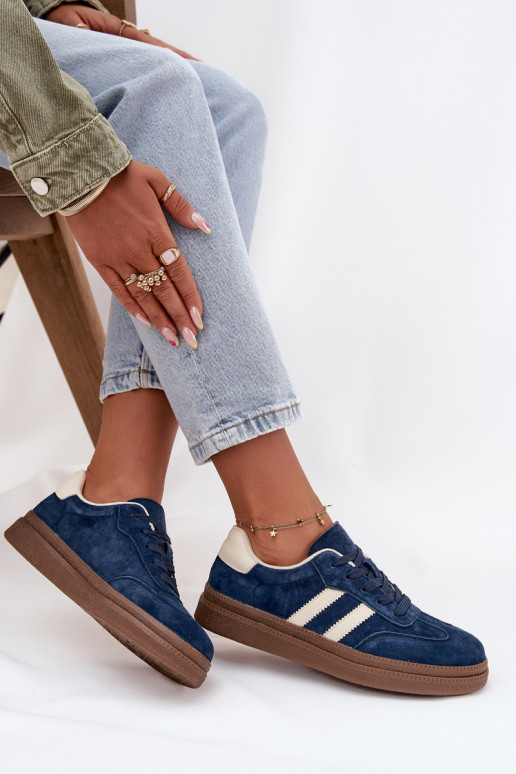 Chaussures modèle baskets Féminin en daim avec une plateforme bleu foncé Sylviona Chaussures modèle baskets Féminin en daim avec une plateforme bleu foncé Sylviona