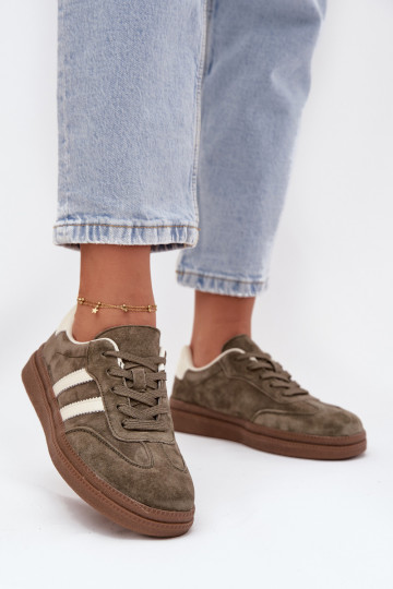 Chaussures modèle baskets Féminin en daim avec une plateforme couleur kaki Sylviona 2