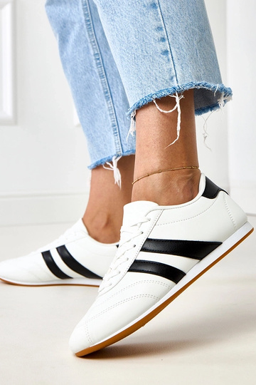 Witte tennissneakers met zwarte inzet Mydland 2