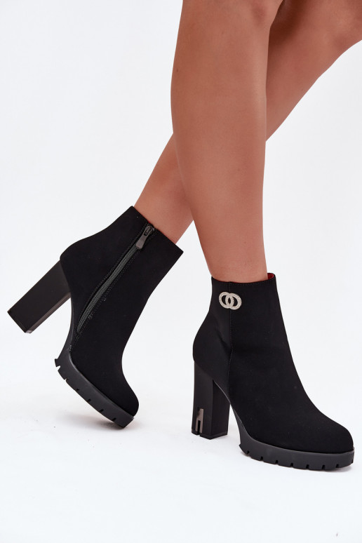 réchauffer Bottes pour femmes Avec des décorations Detalem couleur noire Vessara réchauffer Bottes pour femmes Avec des décorations Detalem couleur noire Vessara