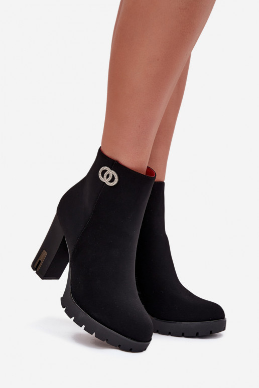 réchauffer Bottes pour femmes Avec des décorations Detalem couleur noire Vessara réchauffer Bottes pour femmes Avec des décorations Detalem couleur noire Vessara