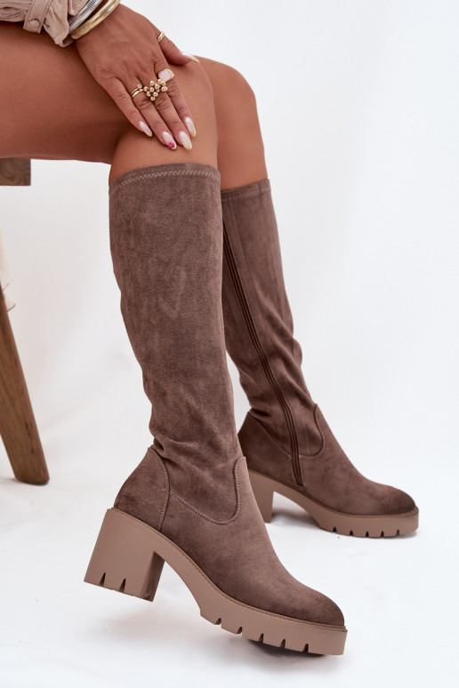 bottes Contre la route en daim écologiqueoÀe avec des talons Vinceza 58332 beige bottes Contre la route en daim écologiqueoÀe avec des talons Vinceza 58332 beige
