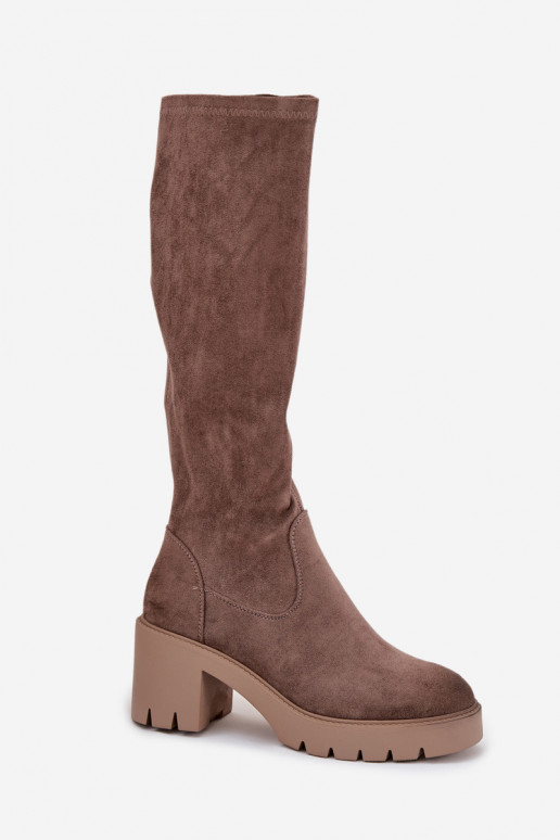 bottes Contre la route en daim écologiqueoÀe avec des talons Vinceza 58332 beige bottes Contre la route en daim écologiqueoÀe avec des talons Vinceza 58332 beige