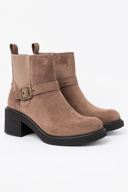 Stijlvol beige laarzen op een stabiele hiel Stijlvol beige laarzen op een stabiele hiel