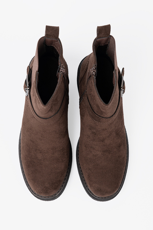 Élégant marron chaussures sur un talon stable Élégant marron chaussures sur un talon stable