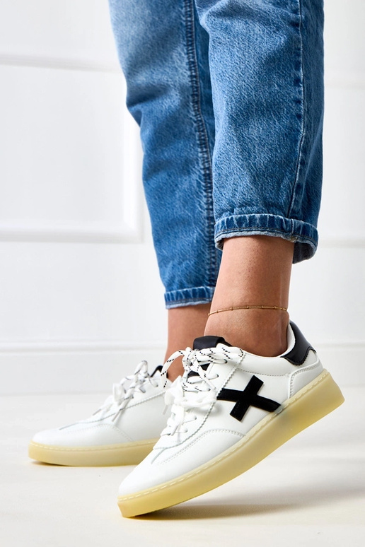 Witte sneakers op platform met zwarte... Witte sneakers op platform met zwarte...
