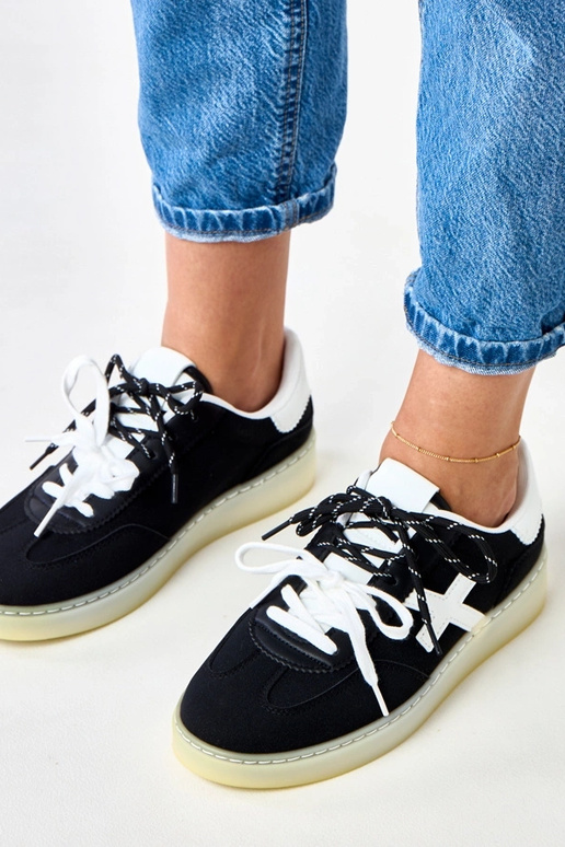 Baskets noires avec plateforme et... Baskets noires avec plateforme et...