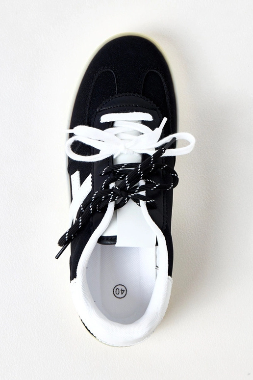 Baskets noires avec plateforme et... Baskets noires avec plateforme et...