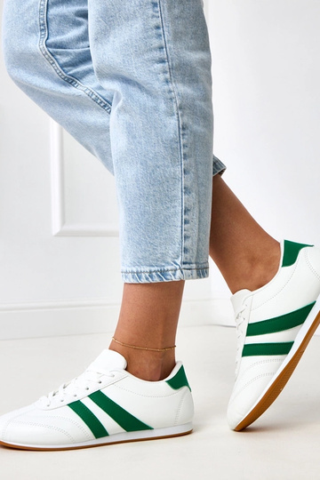 Witte tennisachtige sneakers met groene inzet Mydland 2