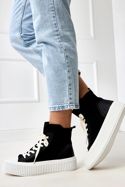 Schwarze Slip-On-Sneaker im... Schwarze Slip-On-Sneaker im...