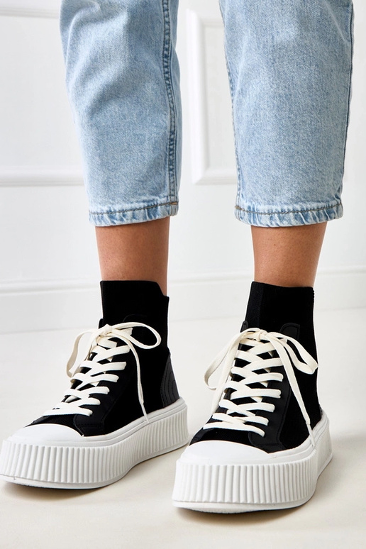 Schwarze Slip-On-Sneaker im... Schwarze Slip-On-Sneaker im...