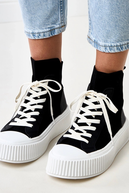 Baskets noires à enfiler style... Baskets noires à enfiler style...