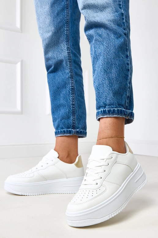 Weiße Sneakers mit Plattform und... Weiße Sneakers mit Plattform und...