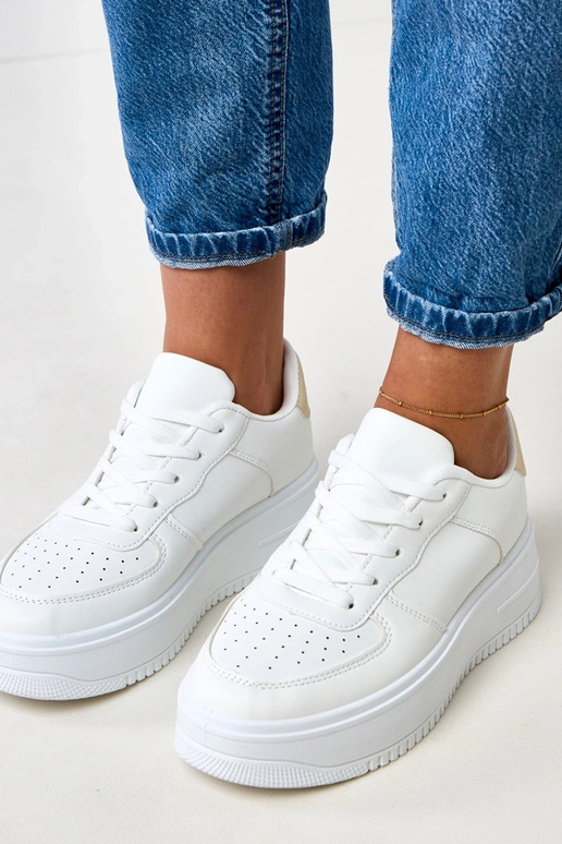 Weiße Sneakers mit Plattform und... Weiße Sneakers mit Plattform und...