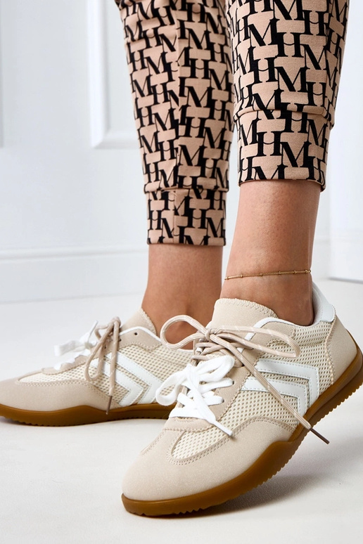 Baskets de tennis en tissu mesh... Baskets de tennis en tissu mesh...