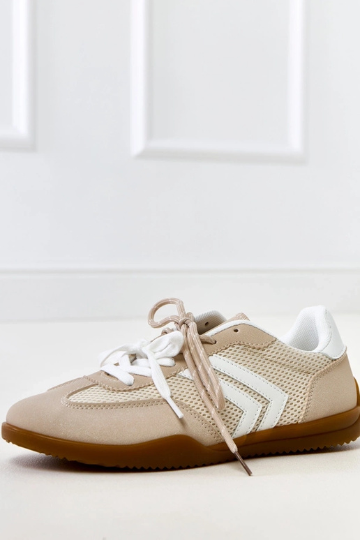 Sandfarbene Volleyball-Sneaker im... Sandfarbene Volleyball-Sneaker im...