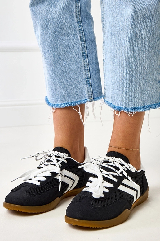 Baskets de tennis en tissu mesh... Baskets de tennis en tissu mesh...