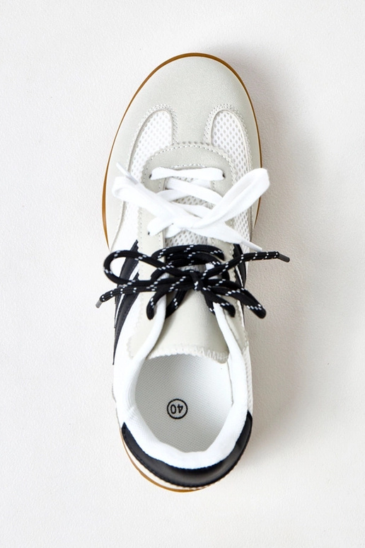 Baskets de tennis en tissu mesh... Baskets de tennis en tissu mesh...