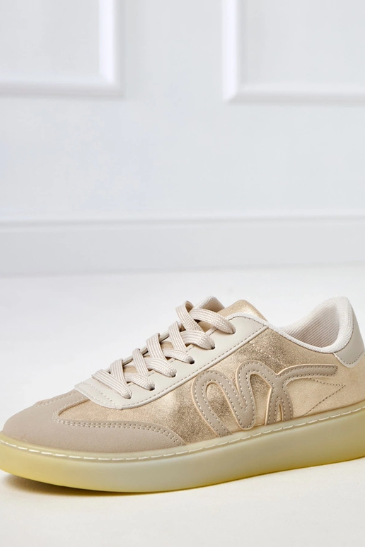 Sandfarbene Sneakers mit Plattform... Sandfarbene Sneakers mit Plattform...