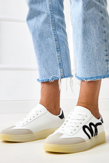 Witte sportschoenen met plateau en zwart motief Izabell