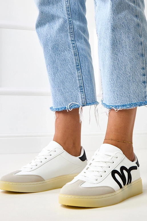 Weiße Sneakers mit Plattform und... Weiße Sneakers mit Plattform und...