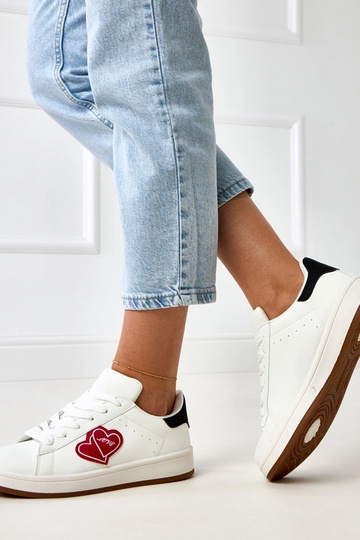 Witte sportschoenen met plateau en rode hartjes Tela 2