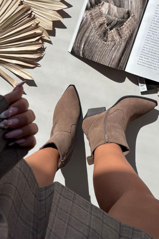 Bottes style cowboy en daim pour femmes avec talons, doublées, couleur chaki Dylira