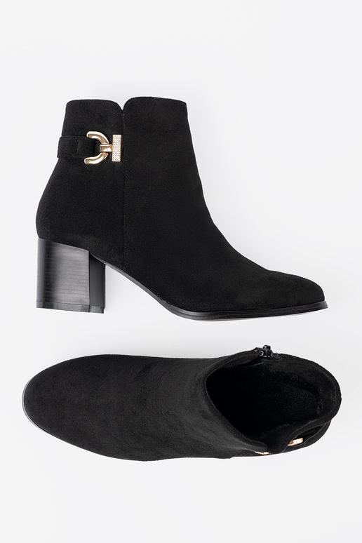 Élégant couleur noire chaussures z eleganckim zdobieniem Élégant couleur noire chaussures z eleganckim zdobieniem