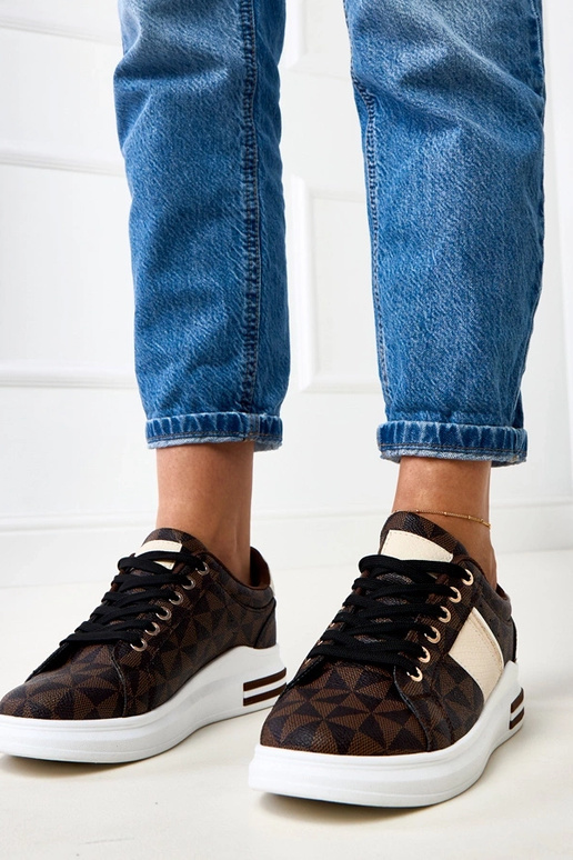 Braune Sneaker mit Plateausohle und... Braune Sneaker mit Plateausohle und...