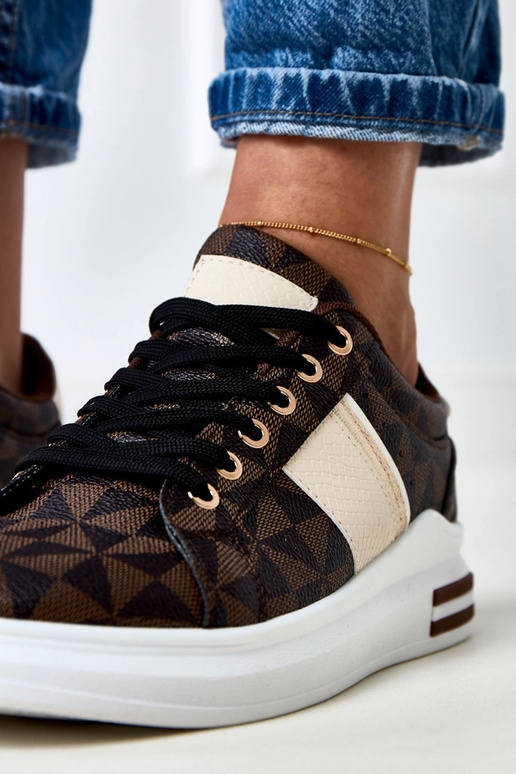 Braune Sneaker mit Plateausohle und... Braune Sneaker mit Plateausohle und...