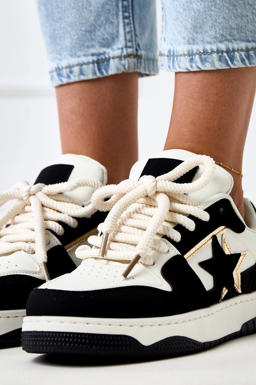 Zwart-witte platform sneakers met... Zwart-witte platform sneakers met...