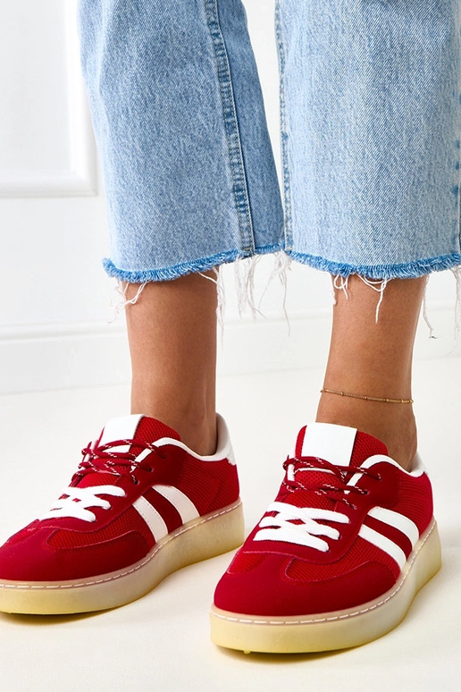 Rode mesh sneakers met witte inleg Weka Rode mesh sneakers met witte inleg Weka