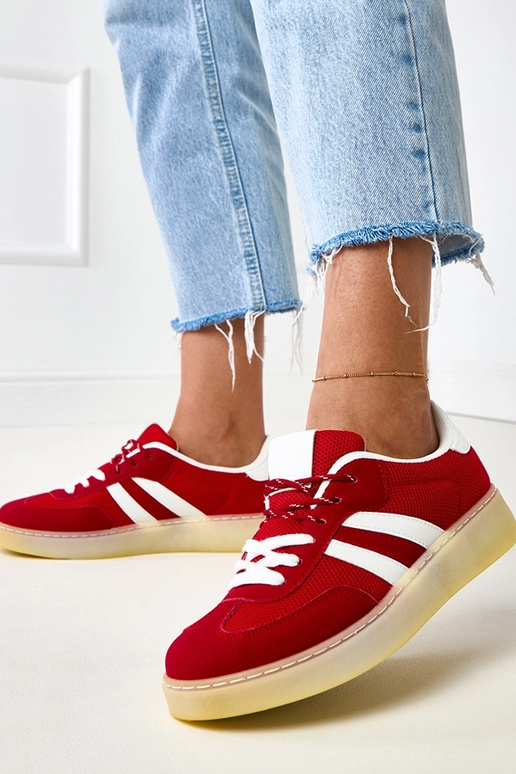 Rode mesh sneakers met witte inleg Weka Rode mesh sneakers met witte inleg Weka