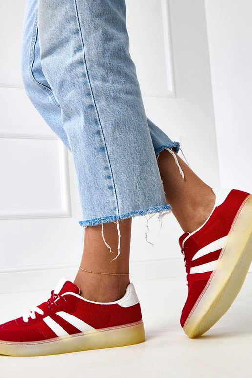 Rode mesh sneakers met witte inleg Weka Rode mesh sneakers met witte inleg Weka