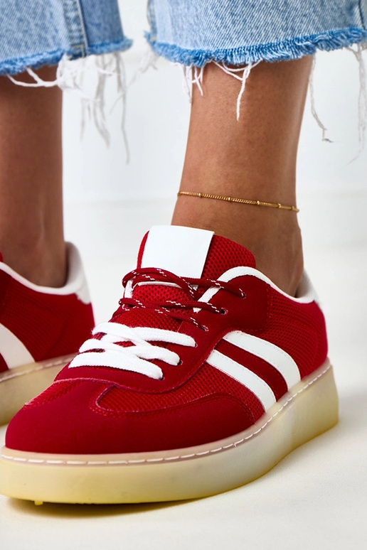 Rode mesh sneakers met witte inleg Weka Rode mesh sneakers met witte inleg Weka