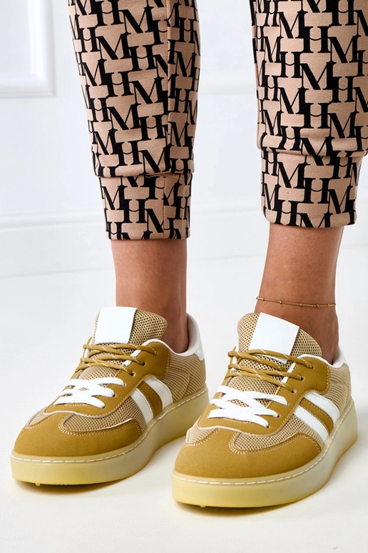 Baskets en mesh jaunes avec insert... Baskets en mesh jaunes avec insert...